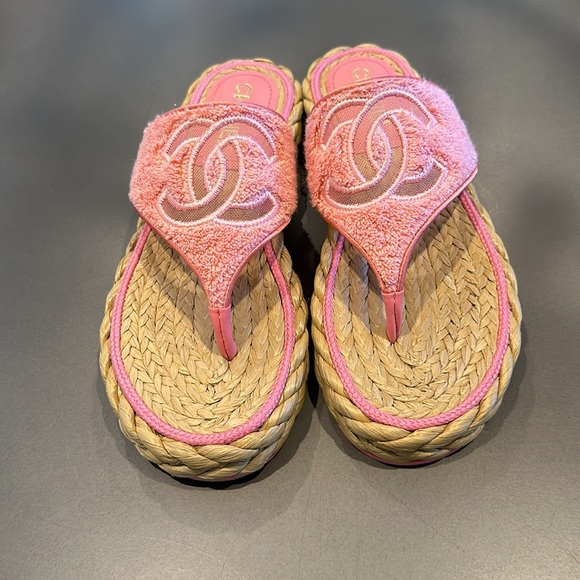 Chanel Raffia Sandals - Picture 2 of 6